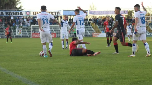 Triunfo de Santa Cruz contra Antofagasta.