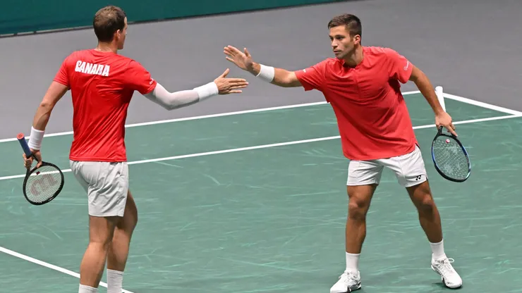Canadá sigue roncando en la Copa Davis