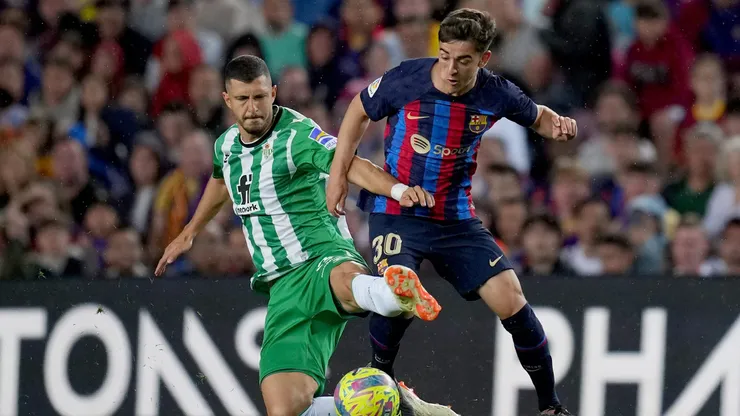Barcelona recibe al Betis de los chilenos.