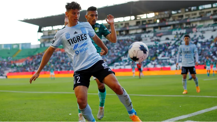 Igor Lichnovsky no juega en Tigres y puede jugar con otro chileno en México.