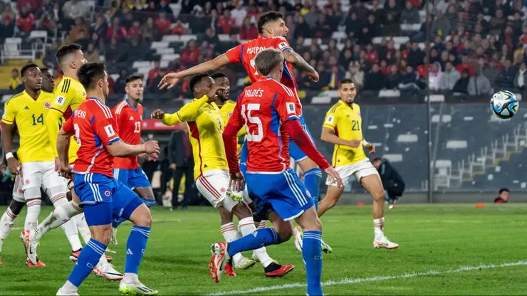 Guillermo Maripán le anotó a Colombia... ¡Pero el VAR lo anuló!
