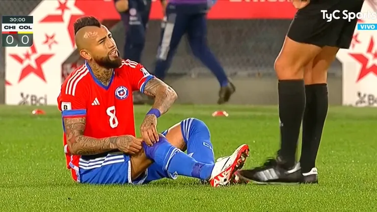 Vidal preocupó por largos cinco minutos en la Roja contra Colombia.