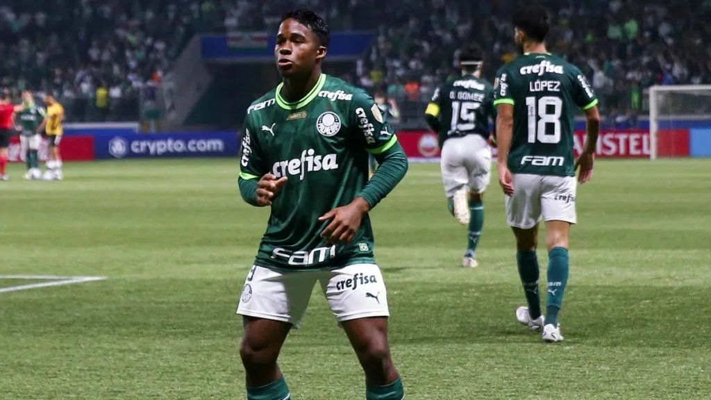 Endrick la está rompiendo con apenas 17 años. Foto: Getty Images.