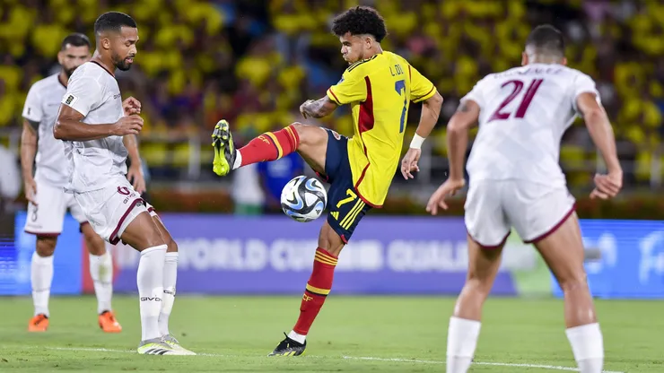 El delantero del Liverpool será titular ante la Roja.