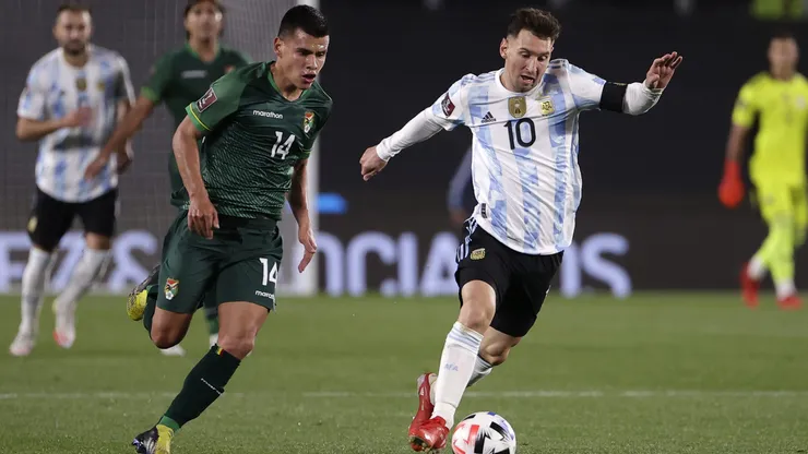 Con Lionel Messi como principal figura, Argentina visita a Bolivia en La Paz.