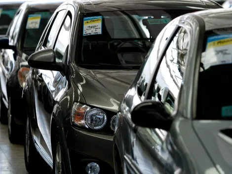 ¿Quiénes no deben grabar su patente en el vehículo? Algunos no deben pagar el servicio