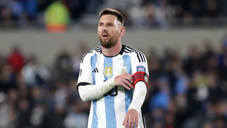 Lionel Messi salió tras el gol que le marcó a Ecuador y fue sometido a exámenes para ver si podrá estar ante Bolivia.