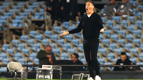 Eduardo Berizzo enumera los yerros de La Roja en Uruguay.