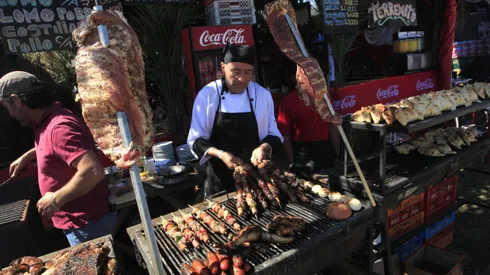 El asado es una de las tradiciones más populares de Fiestas Patrias.