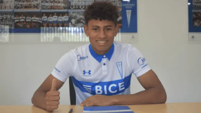 Juan Francisco Rossel firmó su primer contrato profesional con la UC. (Cruzados SADP).