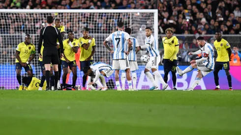 Una obra maestra de Messi pudo darle el triunfo a Argentina ante Ecuador.