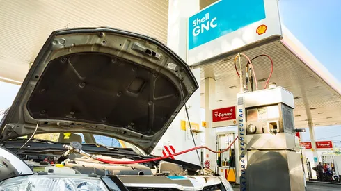 ¿Cómo puedo saber si mi vehículo es apto para conversión a gas y qué se necesita?