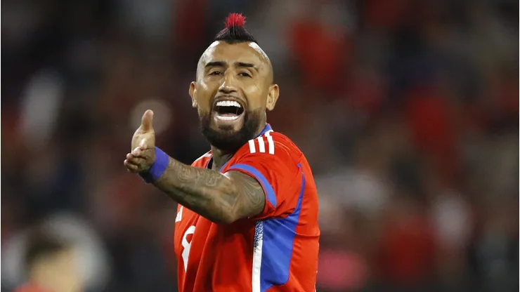 Vidal le reclama a Milad por el alto precio de las entradas para ver a Chile