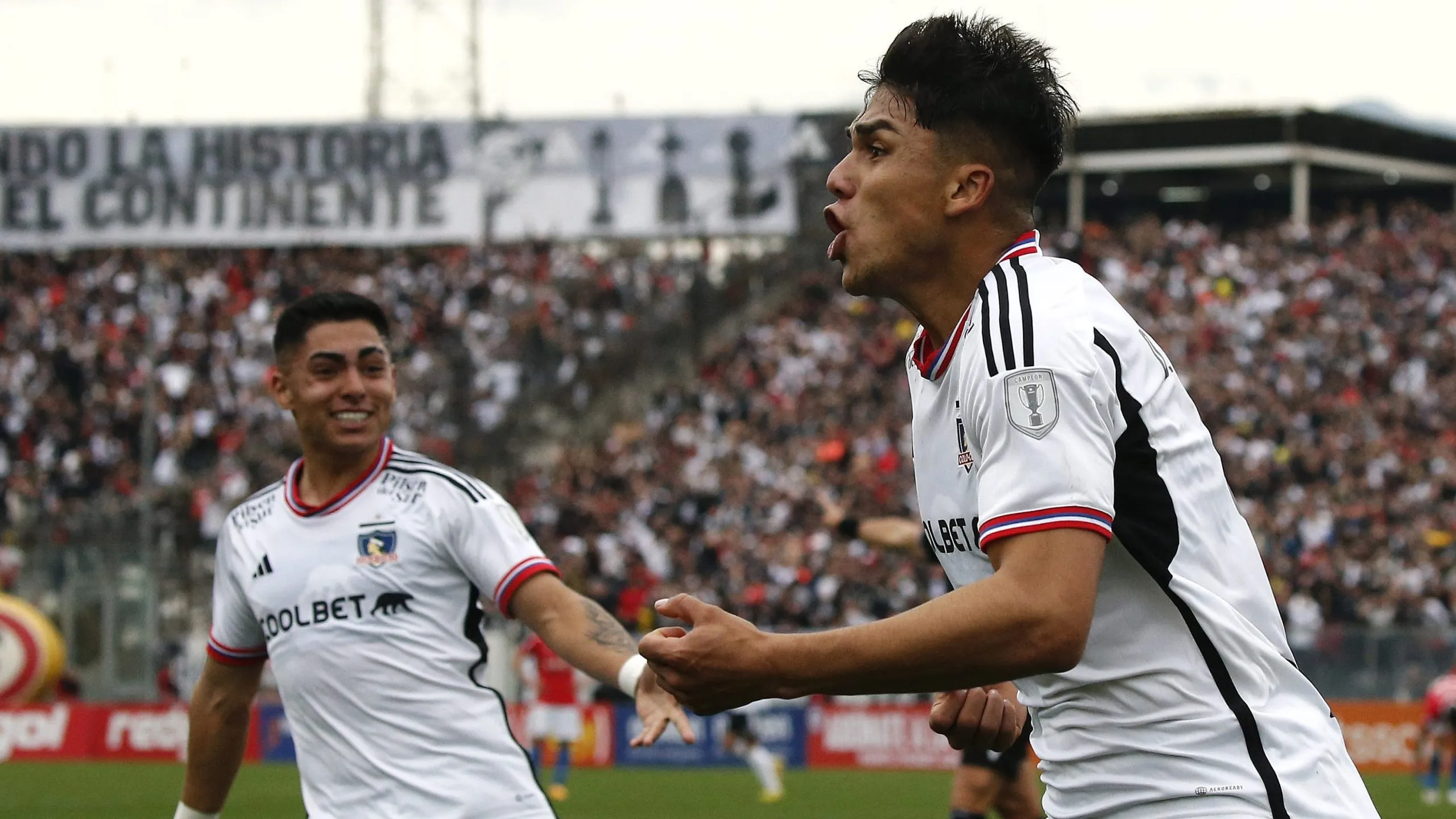 Jordhy Thompson y Damián Pizarro fueron marginados en Colo Colo tras su grave falta de conducta. | Foto: Photosport.