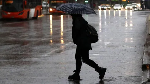 Retorna la lluvia en Santiago