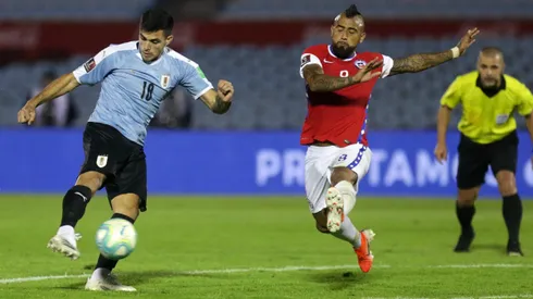 El equipo de todos enfrenta al elenco dirigido por Marcelo Bielsa en el Centenario.