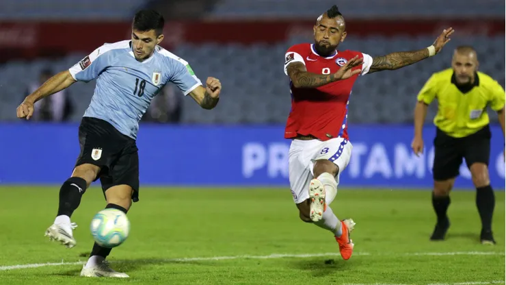 El equipo de todos enfrenta al elenco dirigido por Marcelo Bielsa en el Centenario.