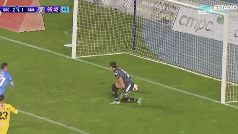 Un error del portero amargó a San Marcos de Arica