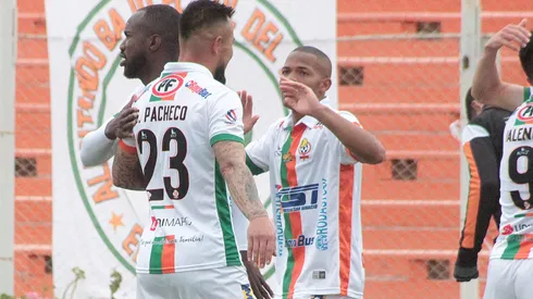 Cobresal derrota a Coquimbo y saca ventaja en la lucha por el título