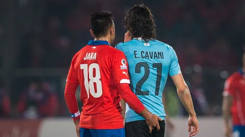 Jara contó el lado desconocido del dedo a Cavani