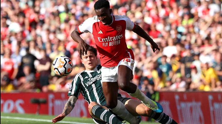 Arsenal venció al Manchester United en los descuentos.