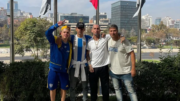 Vocalista de Ke Personajes se enamora de la U en la Fiebre del Memo
