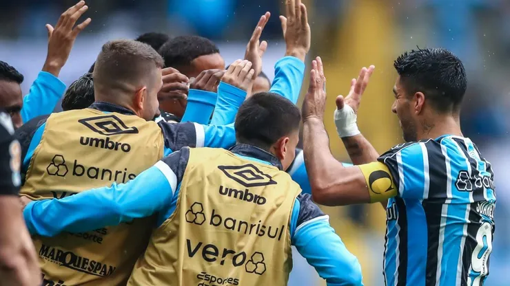 Luis Suárez anotó en el triunfo del Gremio. ¿Recado para Bielsa?