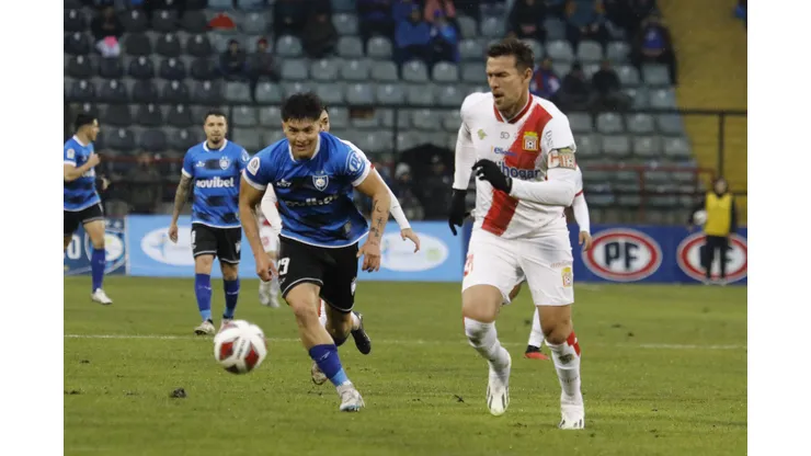 Huachipato sigue firme en la segunda posición