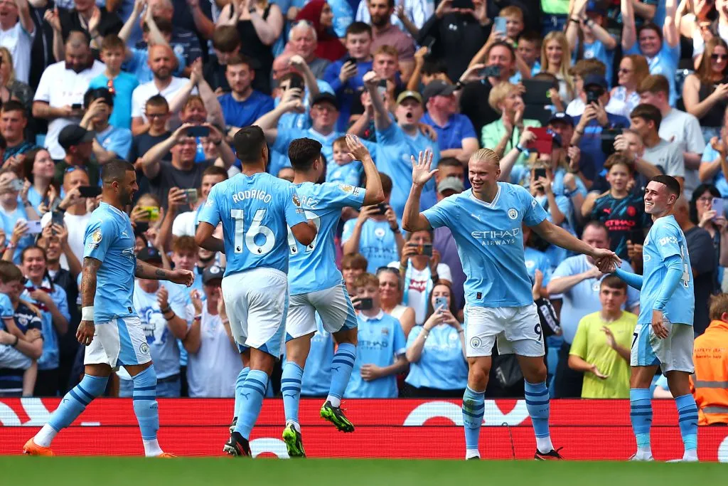 Erling Haaland fue la gran figura en el Manchester City 5-1 Fulham. El noruego se matriculó con un triplete y se llevó la pelota para la casa. | Foto: Getty Images.