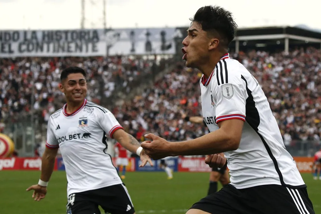Jordhy Thompson y Damián Pizarro fueron marginados en Colo Colo. Ahora, ambos formados en casa, tendrán que ver el Superclásico 194 por la TV. | Foto: Photosport.