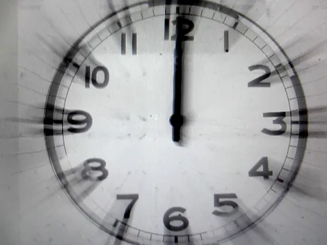 ¿Hay que atrasar o adelantar el reloj en el cambio de hora este fin de semana?