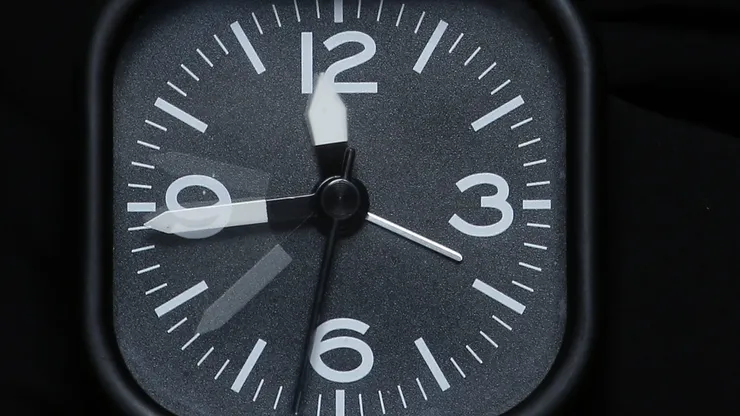 ¿Cuándo y cómo se hace el cambio de hora en Chile? Mira paso a paso.