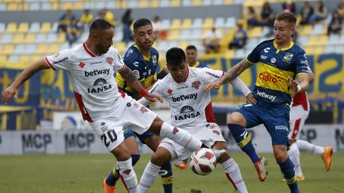 Ñublense recibe en Chillán a Everton.