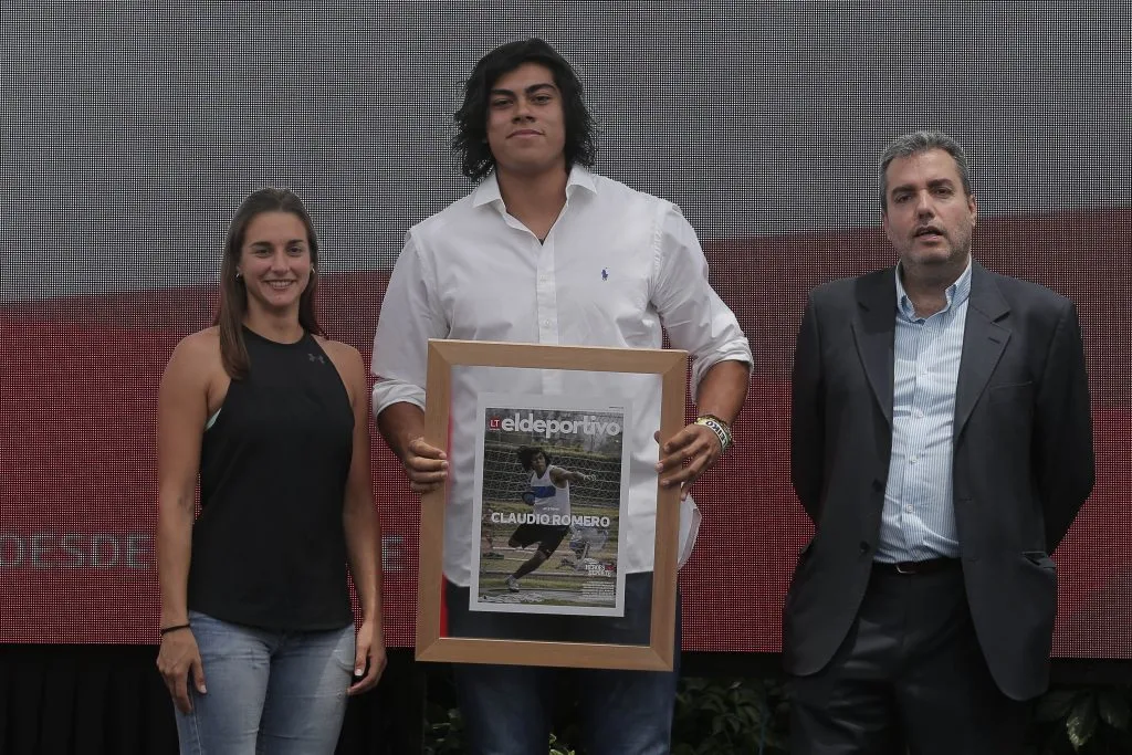 El 7 de diciembre de 2017, Claudio Romero fue condecorado por el diario La Tercera como uno de los 50 Héroes del Deporte en Chile. (Javier Torres/Photosport).
