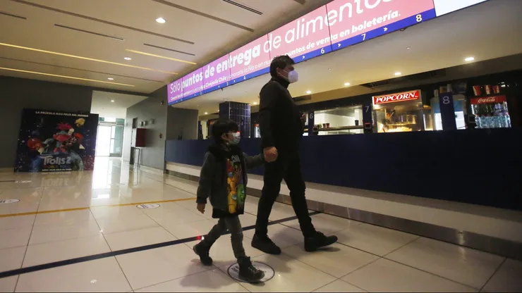 ¿Abrirá el cine y el mall?