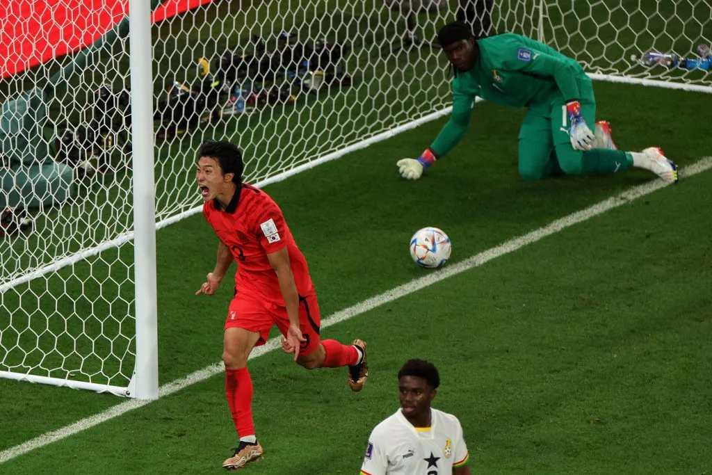 Así festejó Cho Gue-Sung una de las conquistas a Ghana en el Mundial de Qatar 2022. (Dean Mouhtaropoulos/Getty Images).