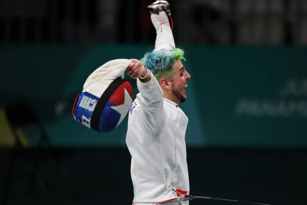 Pablo Núñez celebró una nueva medalla de plata para el Team Chile en Santiago 2023. (Foto de Felipe Quintana/Santiago 2023 vía Photosport)
