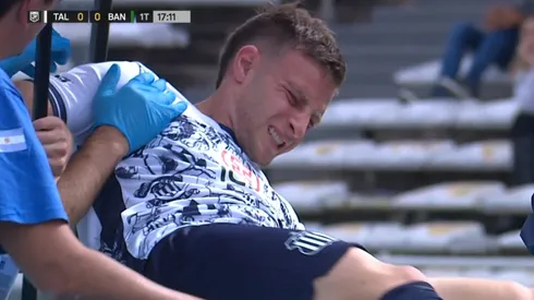 Bruno Barticciotto sale por lesión en duelo de Talleres ante Banfield.