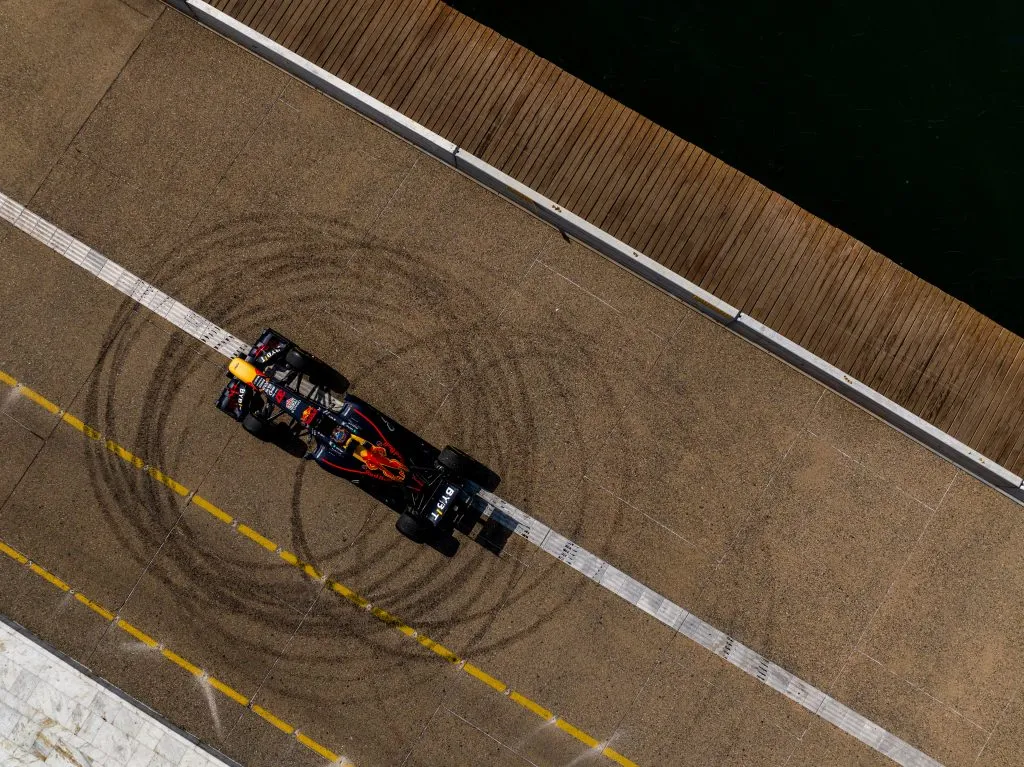 Este 12 de noviembre la emoción de la Fórmula 1 vuelve a las calles de Santiago con Red Bull Showrun. Foto: Red Bull Content Pool.