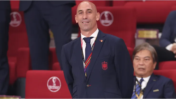 Luis Rubiales es castigado por FIFA.