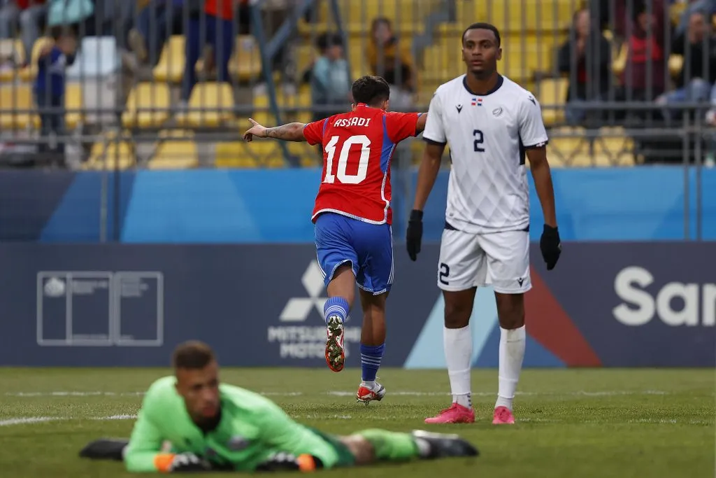 Assadi celebra su gol ante República Dominicana (Foto: Carlos Parra/ANFP)