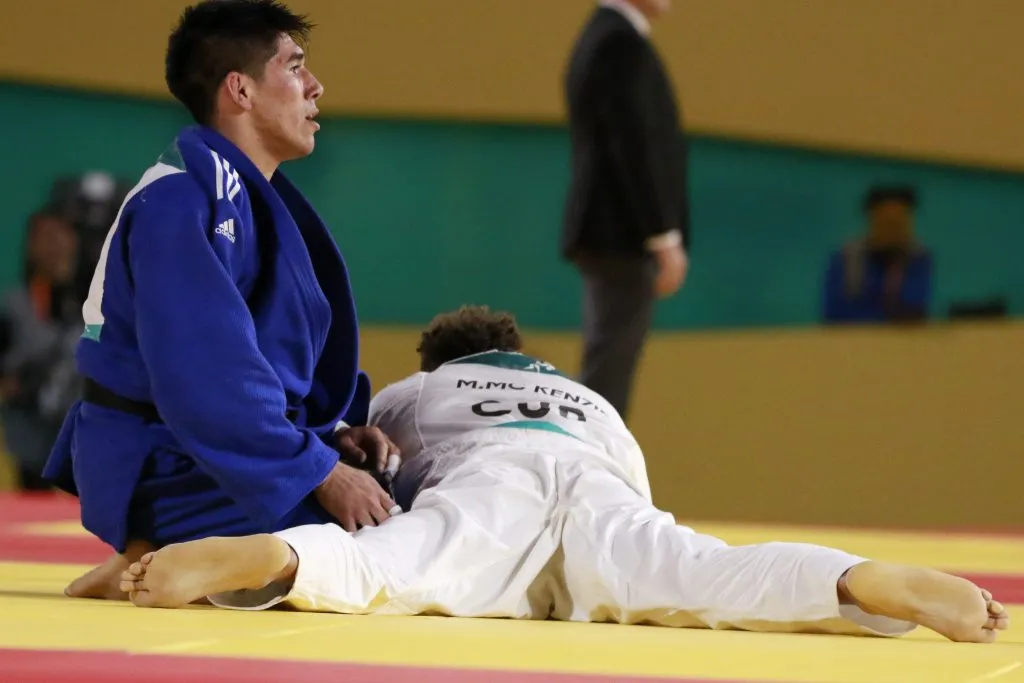 Jorge Pérez llegó a la final al vencer con un ippon al cubano McKenzie | Photosport