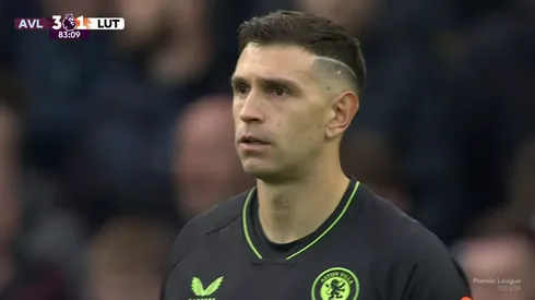 La cara del Dibu luego de su insólito autogol