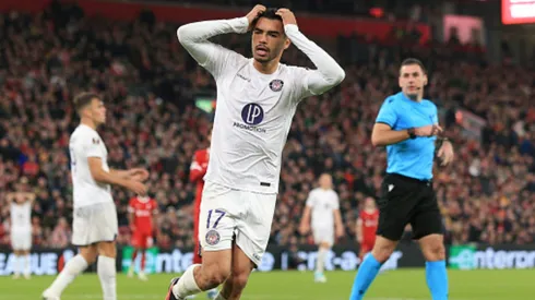 Gabi Suazo falló un gol increíble para el Toulouse ante Liverpool.