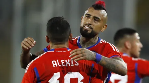Arturo Vidal aplaudió a Alexis Sánchez y aprovechó de disparar contra la prensa, aunque por algo que nunca ocurrió.