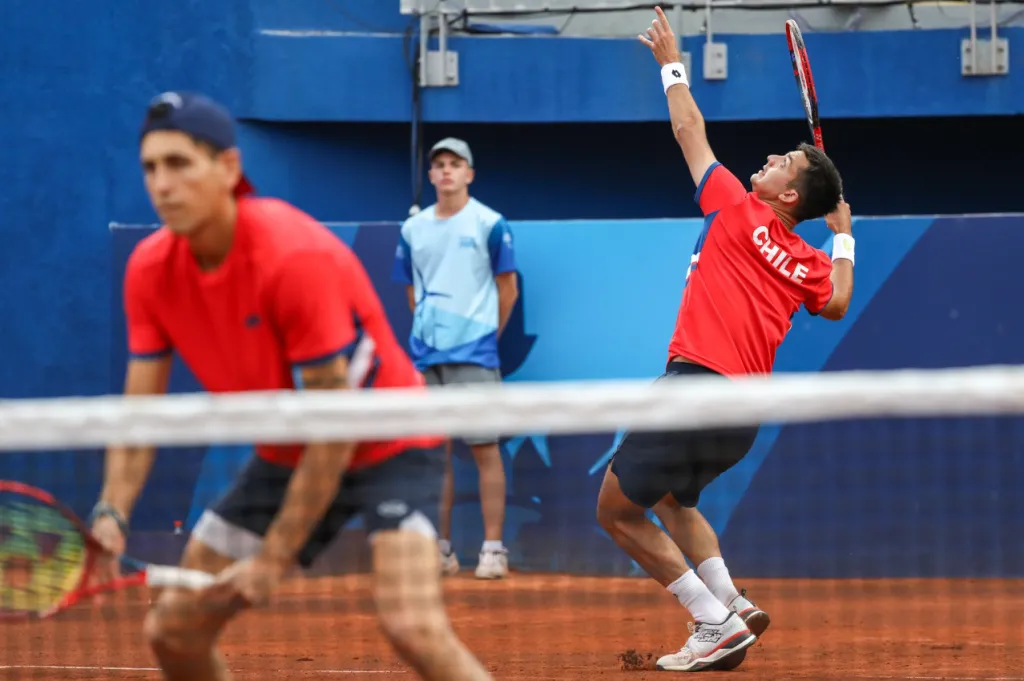 No hubo lugar a dudas en el triunfo de la pareja de Chile frente a la de México en el dobles de tenis masculino.(Foto: Team Chile).