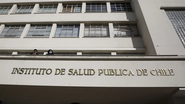 ISP confirma 45 muertes por brote de bacteria en Laboratorio Sanderson