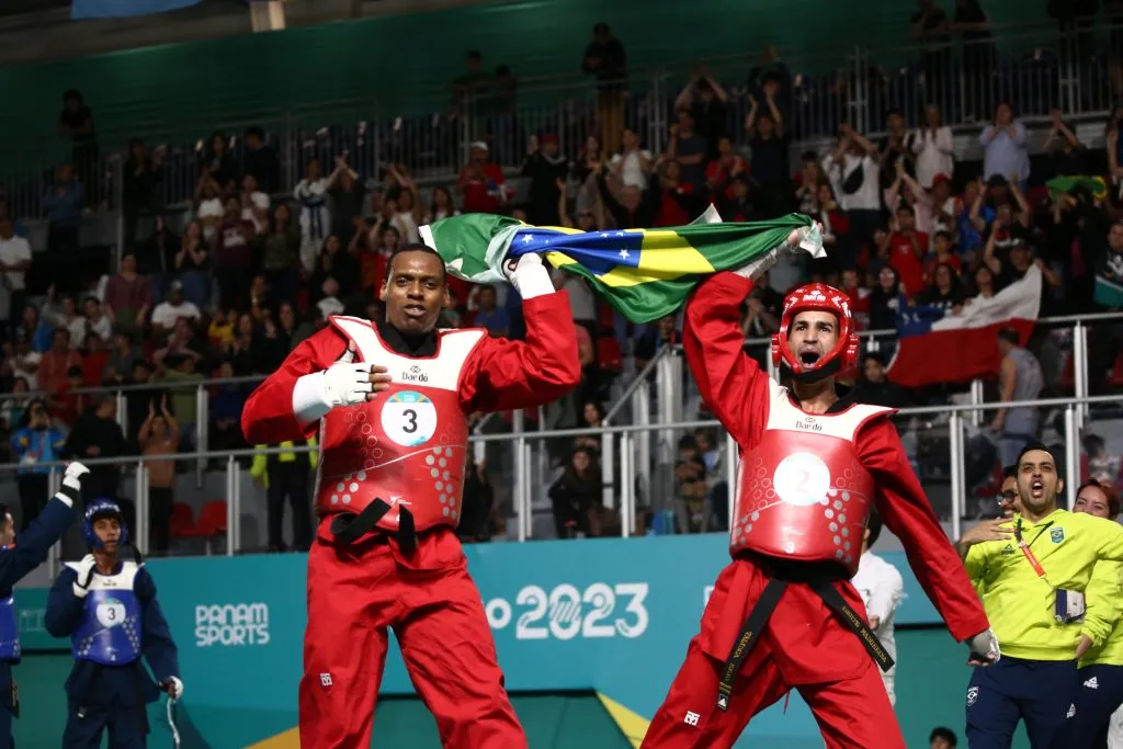 Brasil derrotó a Chile y se quedó con el oro en el Taekwondo por equipos en Santiago 2023. Foto: Photosport.
