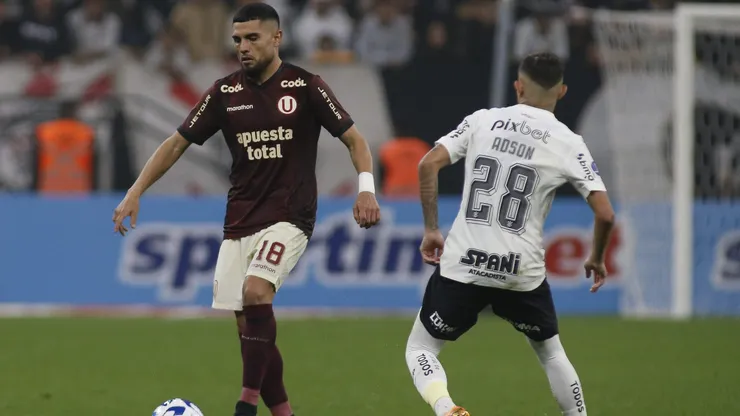 Rodrigo Ureña en acción ante Corinthians por la Copa Sudamericana. El chileno es pieza fundamental en la U de Perú.