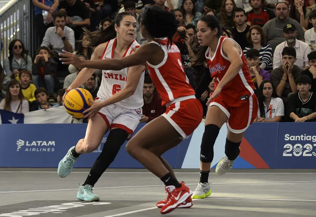 Las nacionales se hicieron fuertes en el básquetbol 3×3 con una medalla de bronce .(Foto de Dante Fernandez/Santiago 2023 vía Photosport)